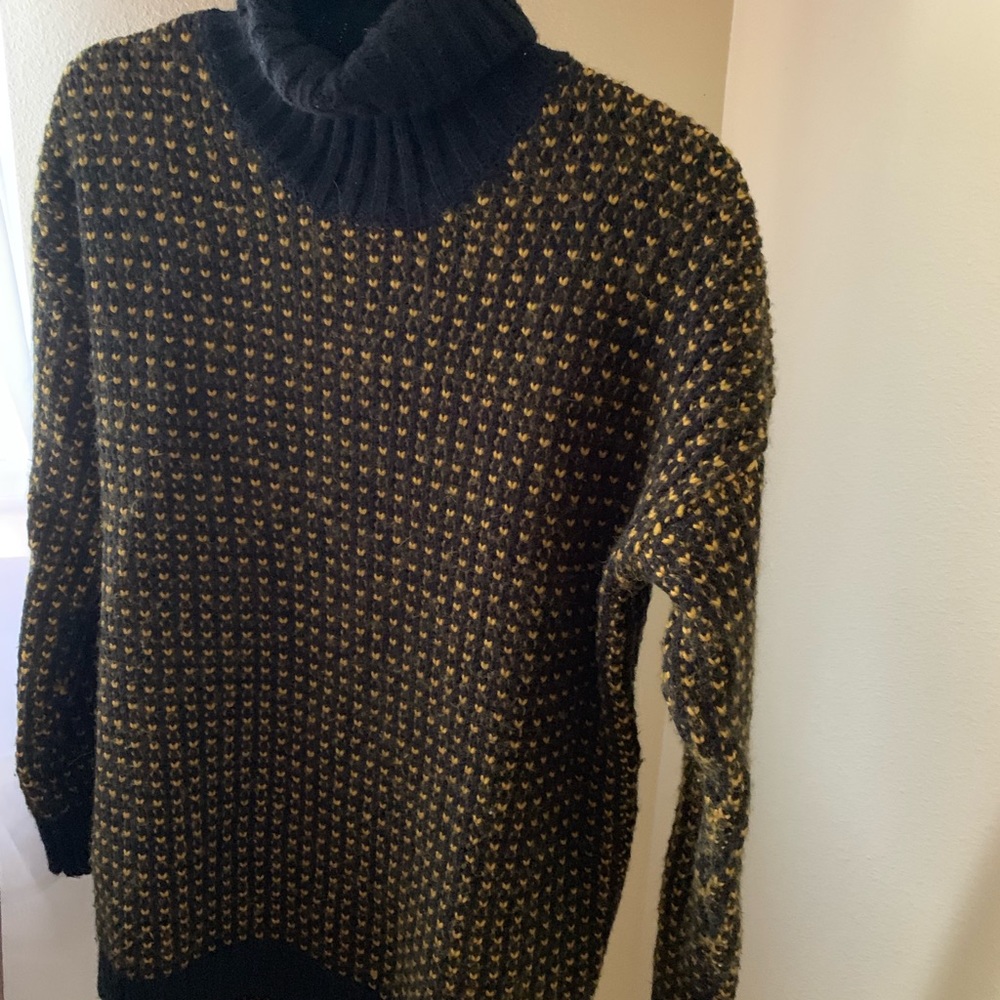 textured oversized turtleneck